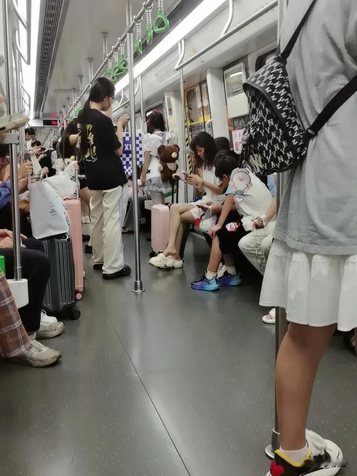公立医院亏损原因有哪些?我发现了，南北的医院的医保政策不同。北方的医院好像是先治