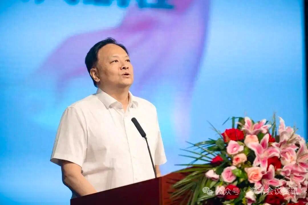 湖北省优秀历史教师首届荆楚教育名家国务院特殊津贴专家第十届国家督学