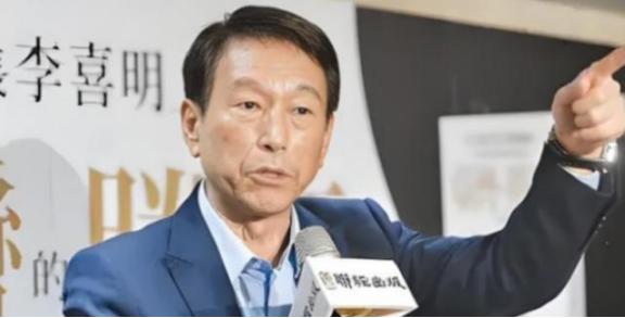 岛内彻底炸锅了！台湾前参谋总长李喜明，曾经终于说出了没人敢讲的大实话。解放军迟迟