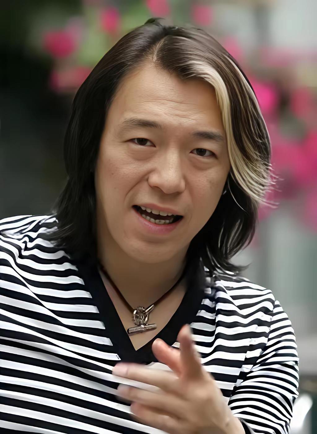 长发还是肖战和金城武最帅要数精致还得是王一博啊！[吐舌头眯眼睛笑]