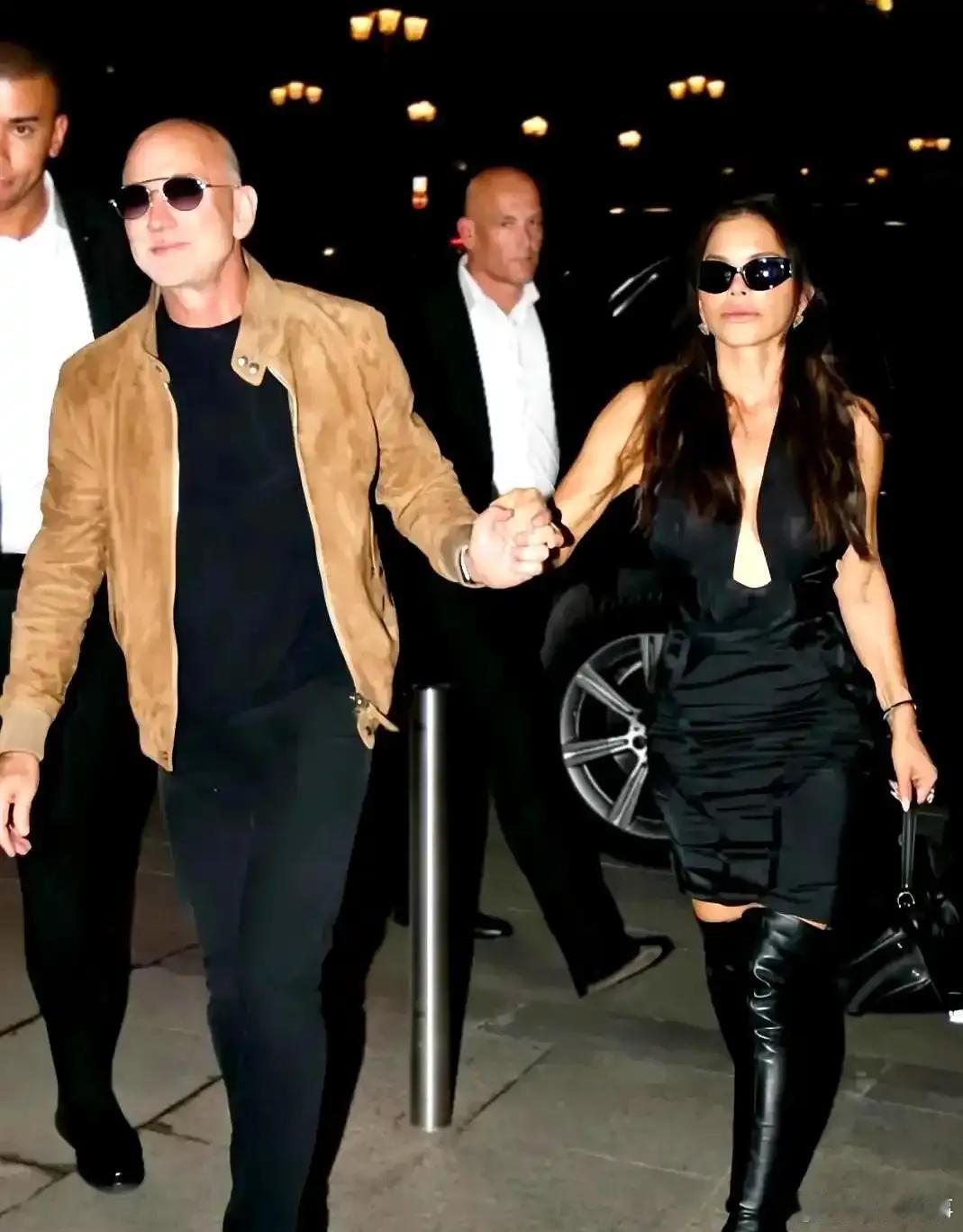 我的天，你们看到桑切斯最近的照片了吗？那个脸僵得简直没法看！还记得她6月份在