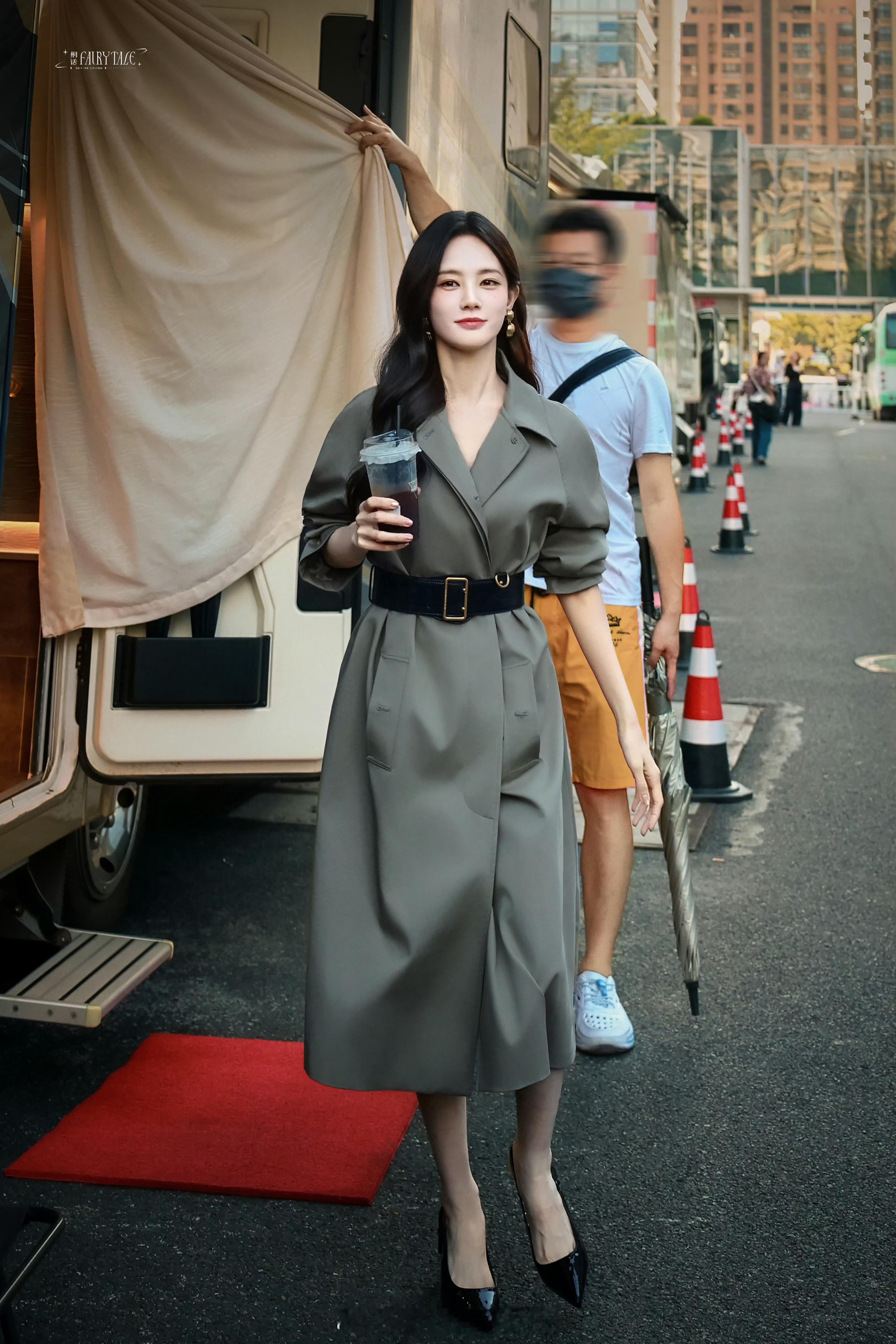 李一桐美人余新皮肤，好大气温柔​​​