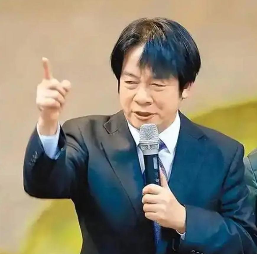 赖清德妄称不是中国人！日前，赖清德公开声称自己是台湾人，不是中国人，引来一片