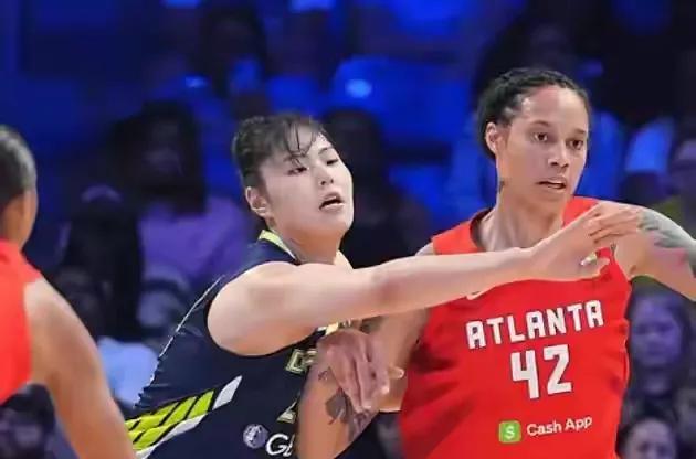 看完李月汝今天表现，毫不夸张地说，张子宇根本不适合WNBA。其实现代篮球拿给库里