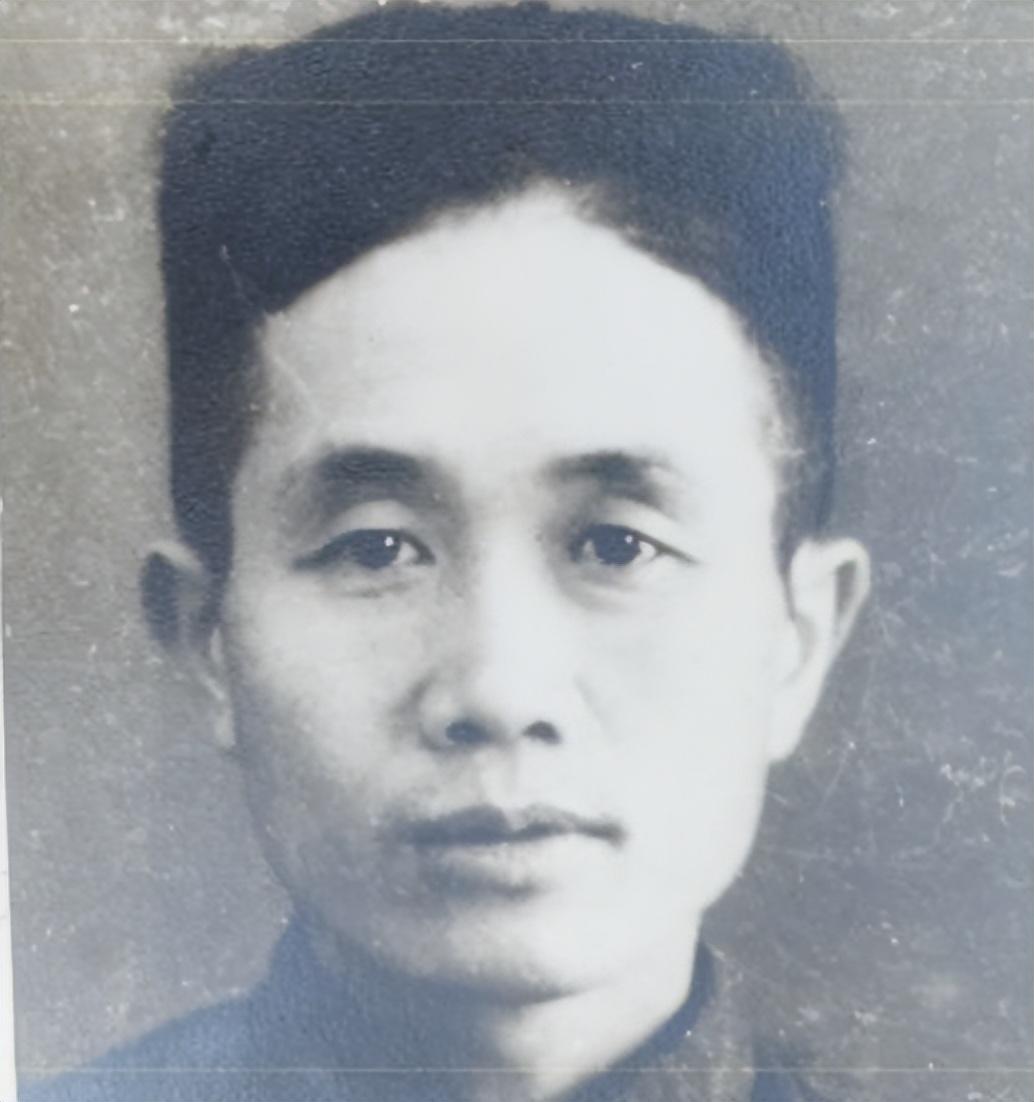 娄山关战事结束，孔宪权重伤留在贵州疗养，党组织备好300大洋托付地主照料，15年