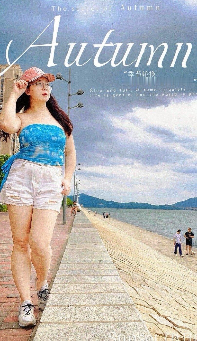 自驾游到了海边，欣赏海边的风景。去看远方，看海，看世界也寻找自己的内心