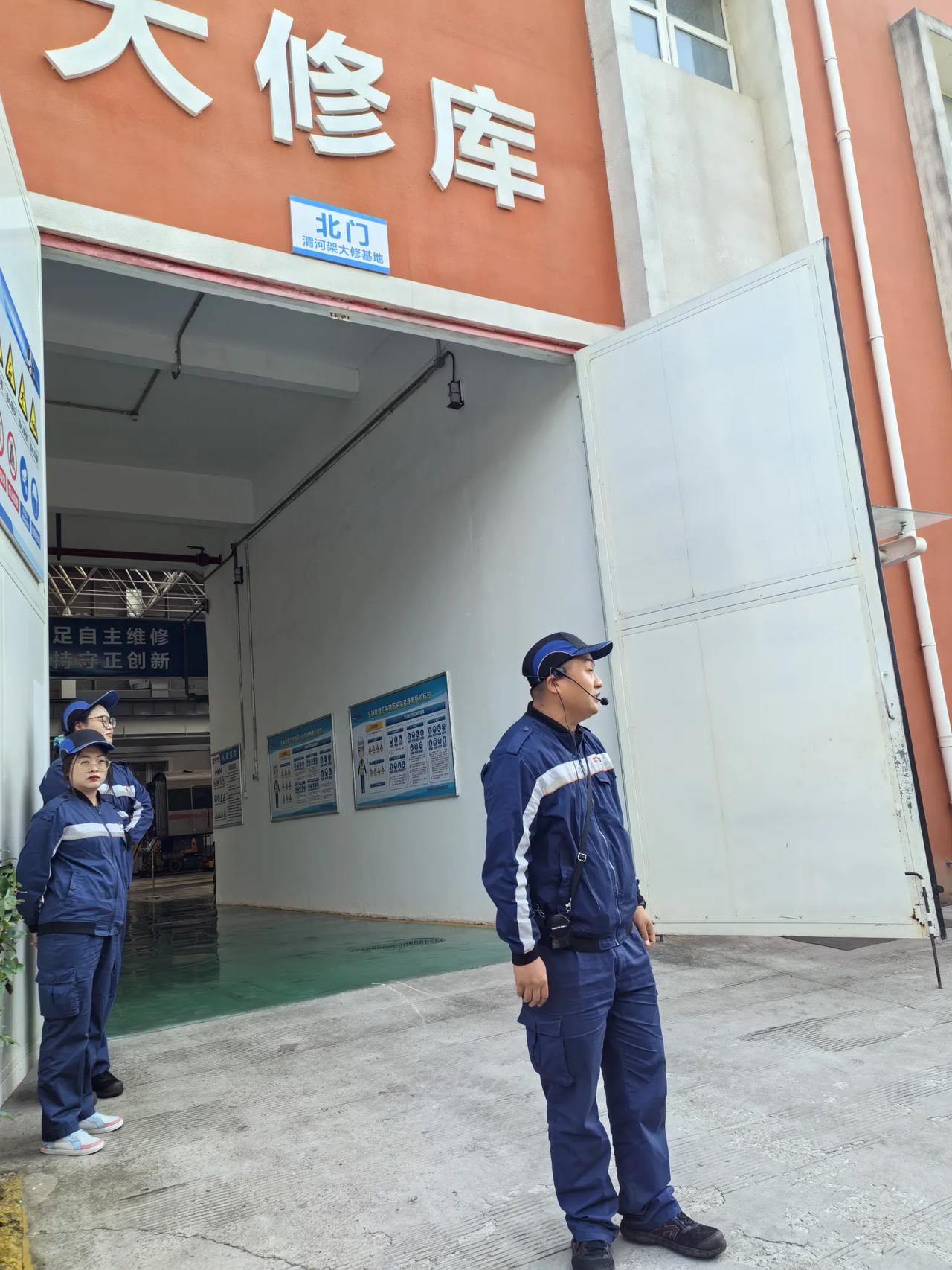 陕西身边事【十五载筑梦同行·畅古城再启新征】今年是西安地铁开通运营的第15个年