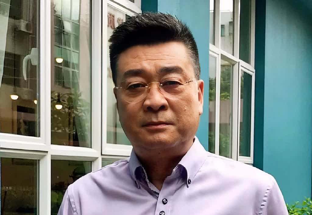 演员陈逸恒的家庭成员主要有：一、父亲：陈永玲，著名的京剧“四小名旦”之一。