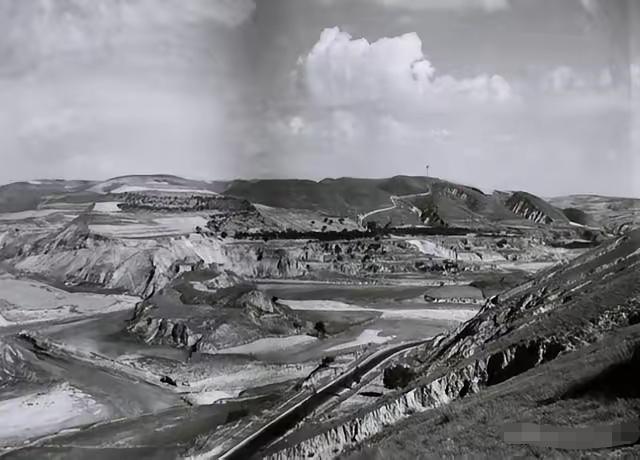 1939年国民党坑了一小学老师，导致潜伏延安的55名特务被一网打尽。​这个小