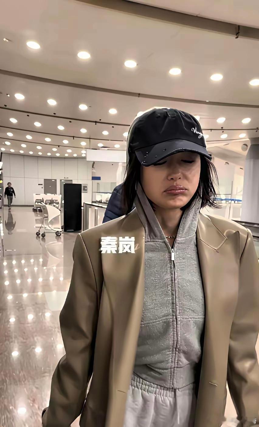 秦岚这也是恢复期？机场被偶遇的秦岚，完全看不出啊！