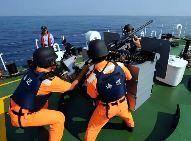 台中海巡舰加足马力，朝着大陆海警船高速冲过来。距离越来越近，800米，750米，