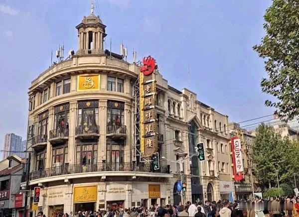 喜欢上海的建筑，万国建筑值得每个人去留念，它不仅诉说着近代上海故事，更是海纳百川