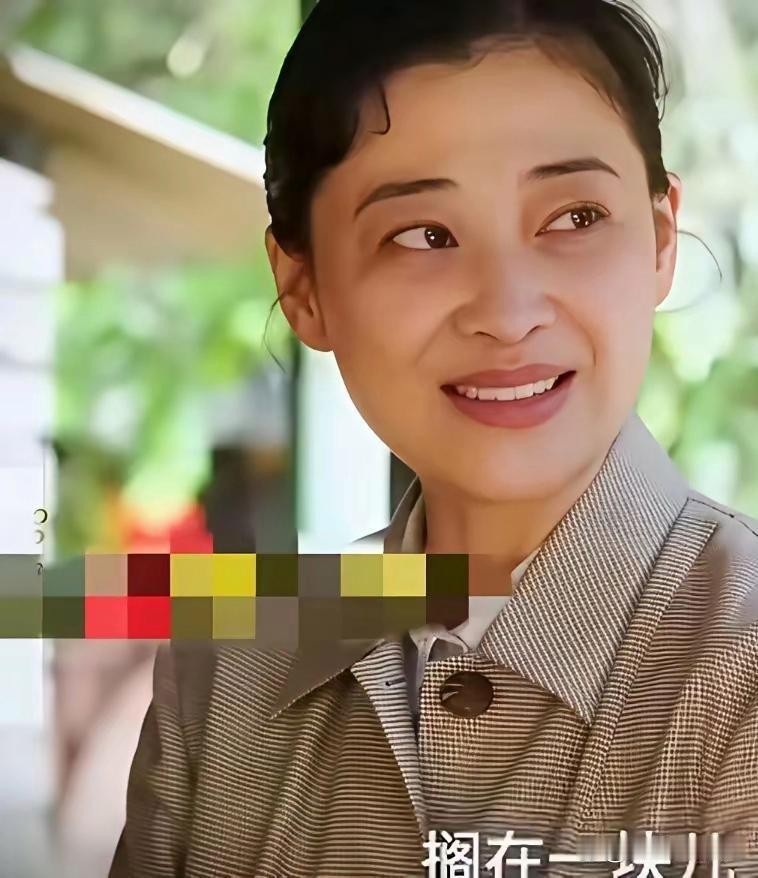 李雪琴在节目里反问梅婷，上澡堂泡澡，屁股和脚不都在一个池子里吗。梅婷说内裤袜子