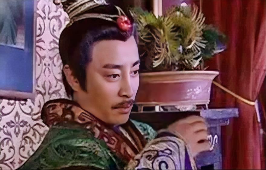 964年，后蜀皇帝孟昶降宋。赵匡胤宴请孟昶，目光却盯着姿容俏丽的花蕊夫人。7日后