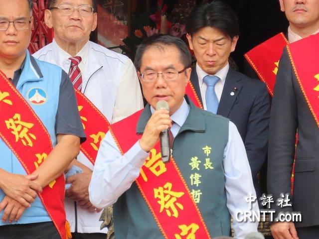 大陆电影《八佰》涉统战？黄智贤哥哥黄伟哲这样回应大陆电影《八佰》改编自1937