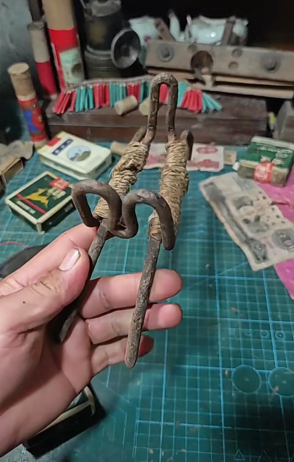 下图⬇️这是个老物件，问了很多人，没有一个人知道。不少物件都随着社会的发展