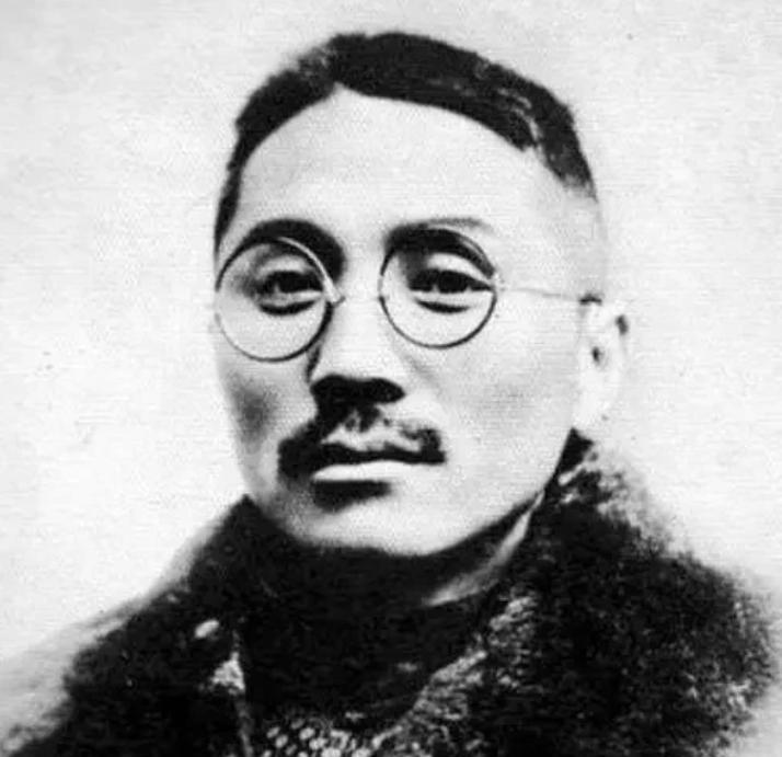 王亚樵，1889年出生于安徽合肥。彼时的中国，正处于风雨飘摇之际，清廷腐败无能，