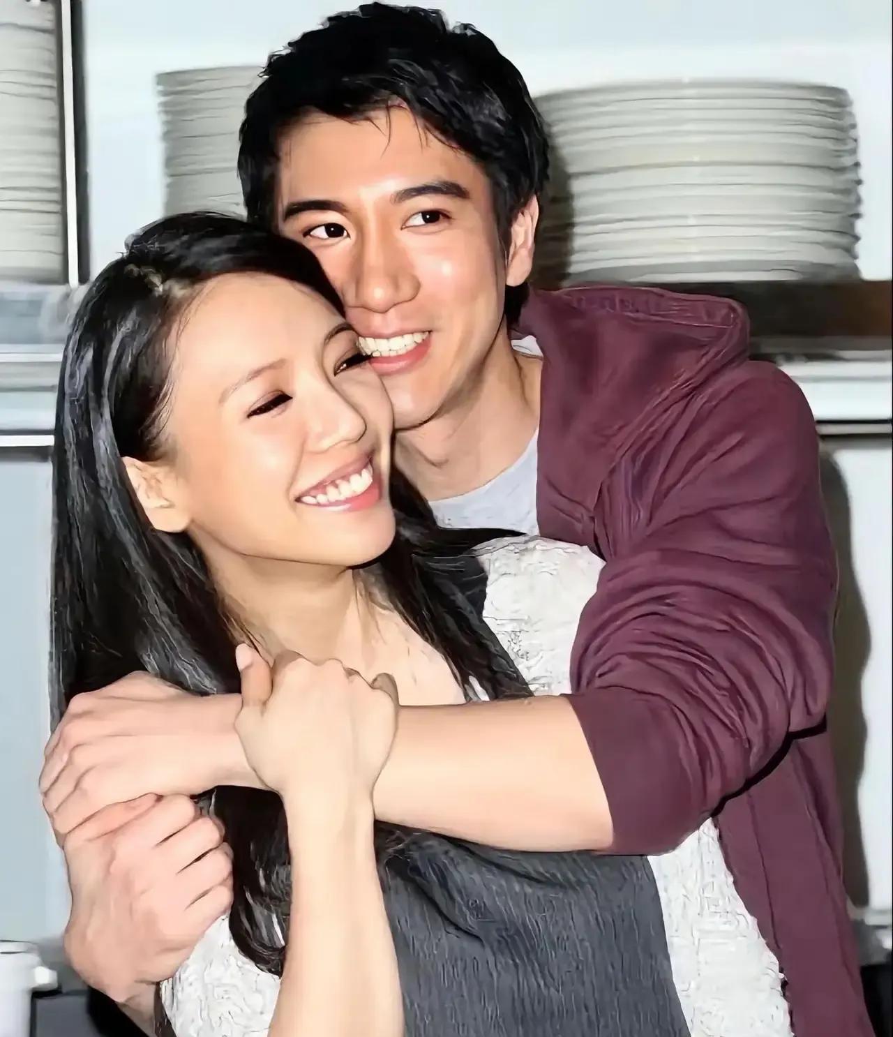 现在终于明白宗馥莉为什么要撤掉王力宏代言了，原来宗馥莉无力对这位“慈爱”的父亲发