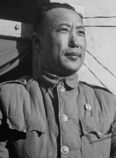 1953年，李弥到台湾后被软禁，不甘心的他悄悄给金三角师长李国辉送去密信，让他一