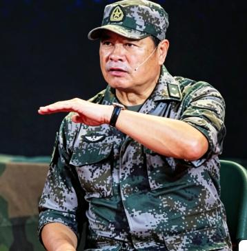 1979年，14军118团八连连长刘永新率全连泅渡南溪河强攻22号高地，上岸瞬间