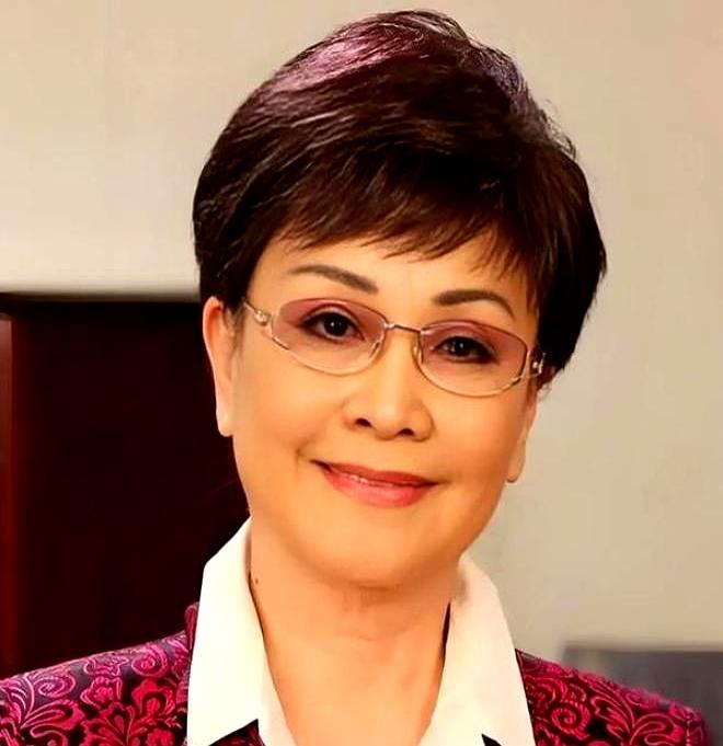 声带变薄，肺部损伤，81岁的李谷一电话连线：我实在登不上春晚了。一首《难