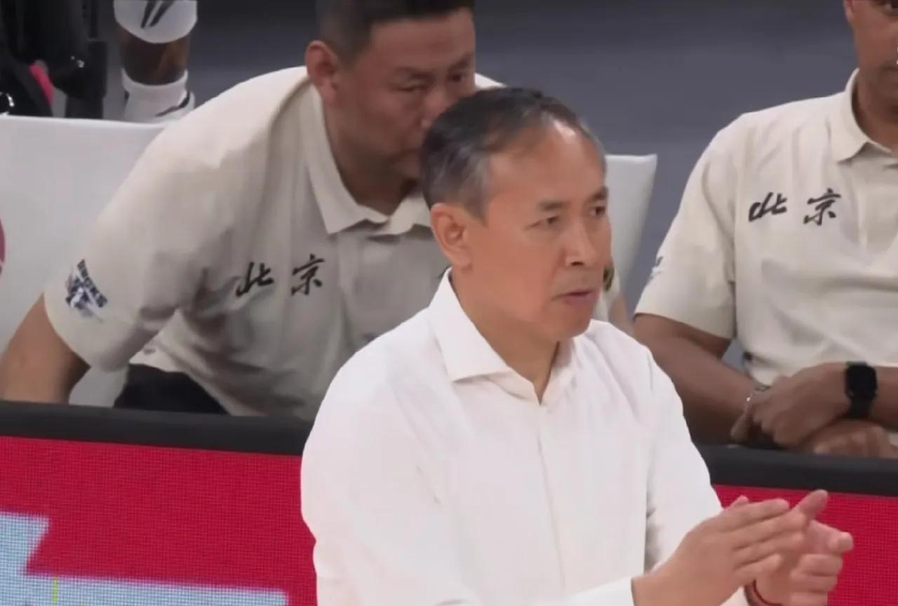 北京队这外援真是绝了！打最怂的球，发最狂的飙？季后赛G2生死战，小外援杰曼半场