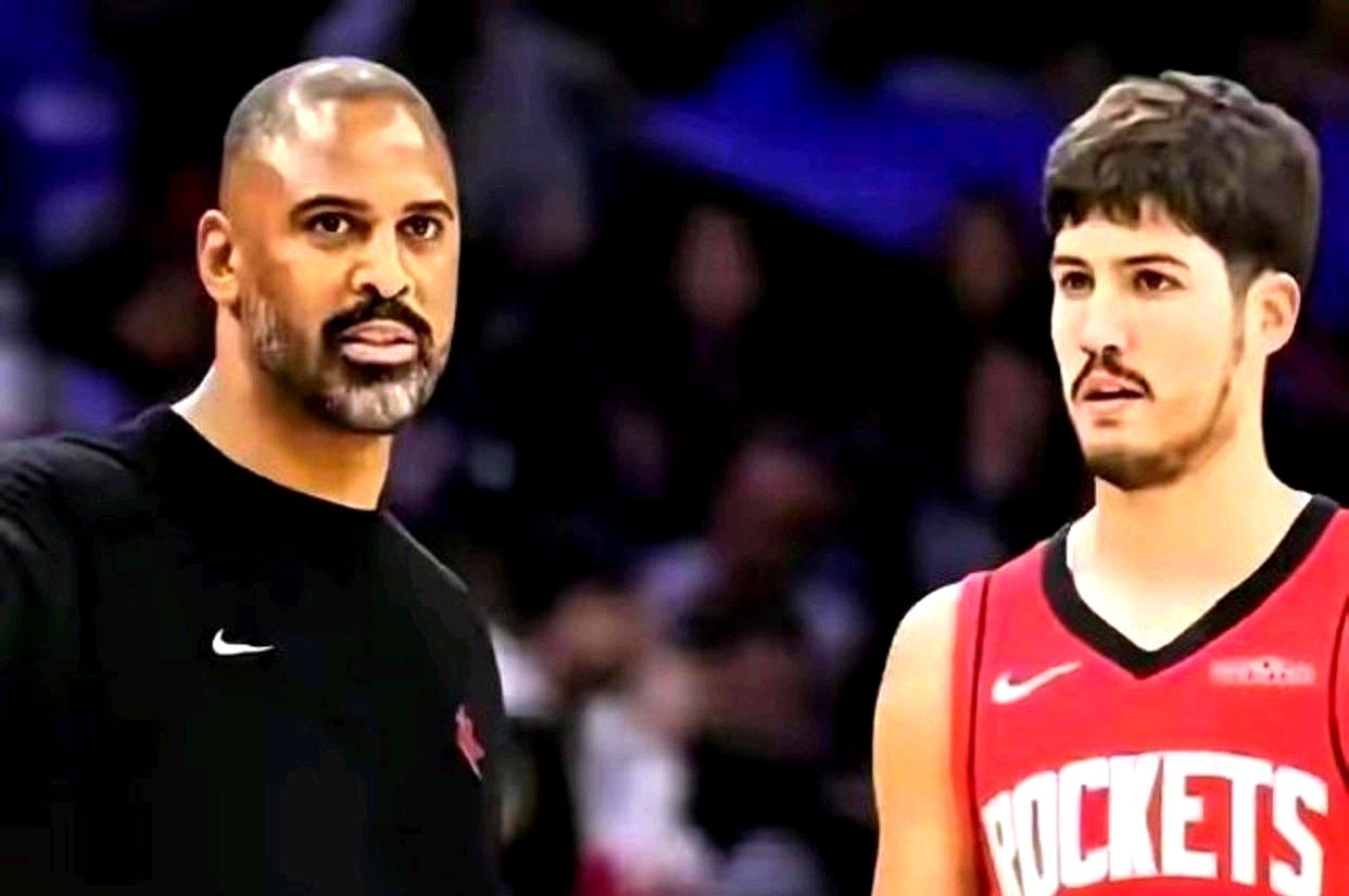 季后赛打着打着，常规赛的数据都成了“幻觉”。火箭队的谢泼德，常...