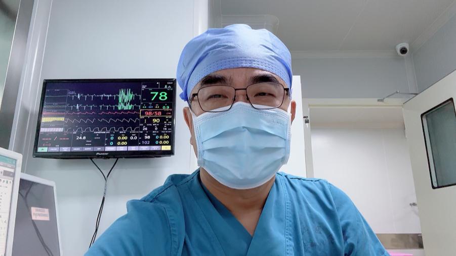 门诊来了一位我的江西老乡，他查出双肺多发结节，右边有5个，左边有3个。其中做得几