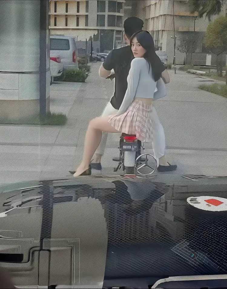 她好像还是心有不甘。大伙儿说是不是？