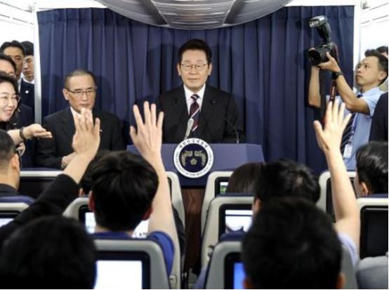 8月28日下午，韩国总统秘书室长姜勋植正式确认了消息，那就是韩国已经事前知道了金