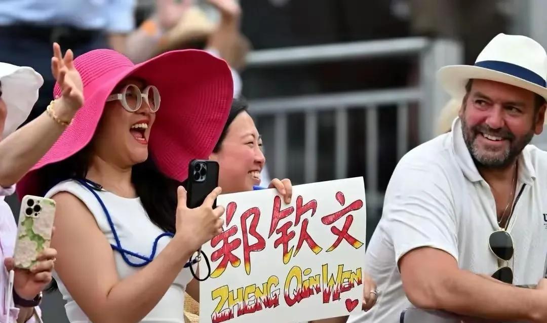 郑钦文要退赛柏林站！今一早，看到有人说她的想法，打不打柏林站，要看身体是不是疲