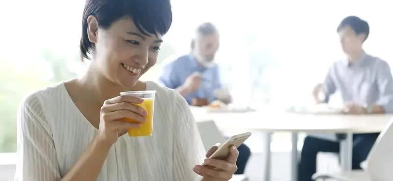 移动办理套餐时这种不清晰告知的情况太坑人了。就像有人被推荐欢乐享礼包，说每月送1