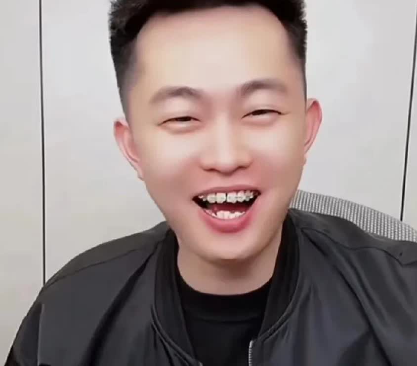 王小源发誓称巴扎黑前女友是娜美，我对灯发誓巴扎黑要跟娜美没有事，我是懒子，他俩在