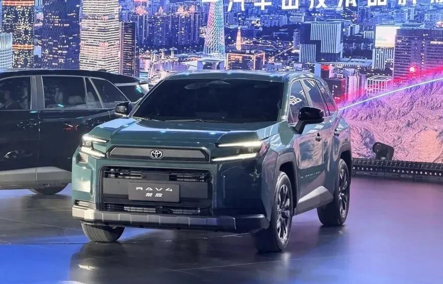 伤害性不大，侮辱性极强！14亿中国人都以为日系车已经被国产新能源汽车甩了几条街，