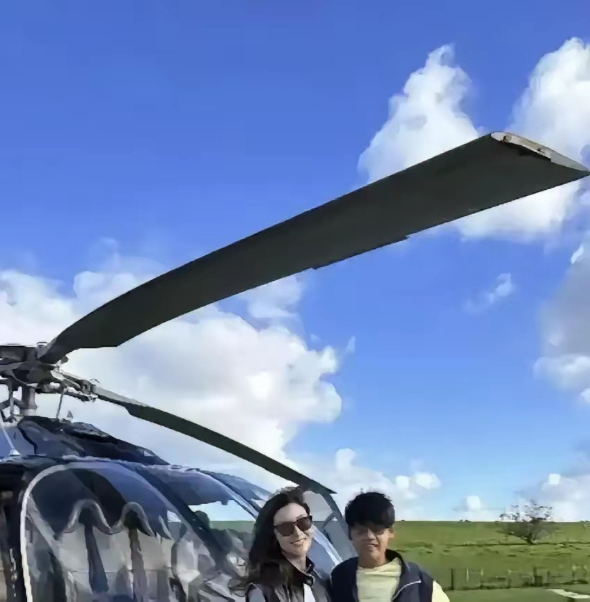 李嘉欣在伦敦陪儿子读书已经常态，一年待半年以上。她住Richmond，儿子读Ha