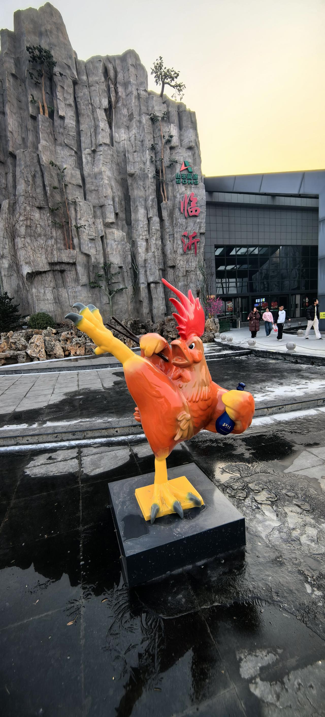 济南战役打响，第一次攻城失利，许世友下令停止了进攻，粟裕打电话直接质问：济南城要