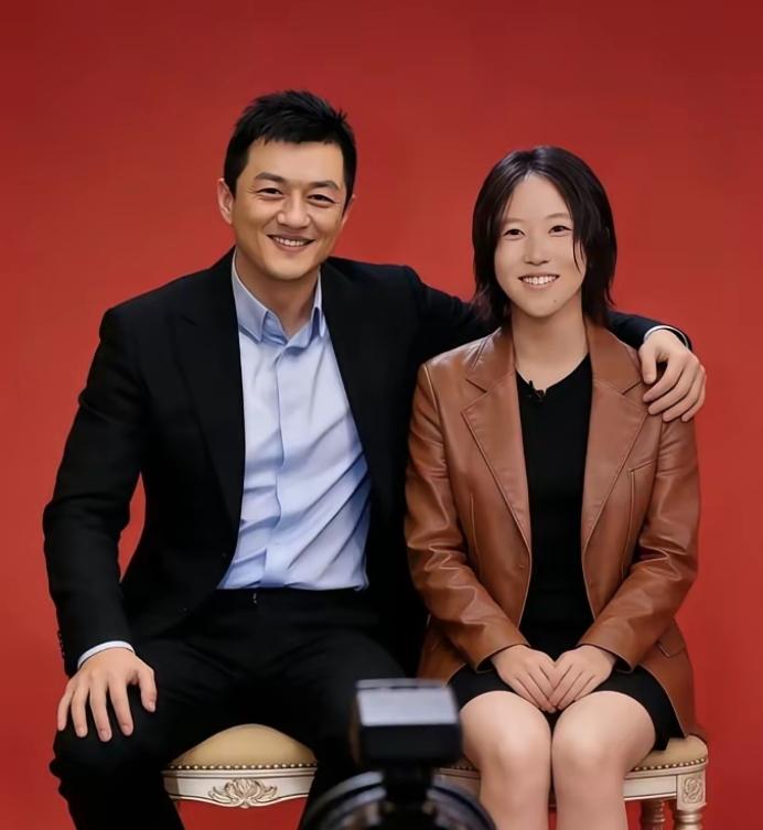 窦靖童的“老赖”继父，却比吴卓林的“亿万”生父靠谱10000倍！最近，看到