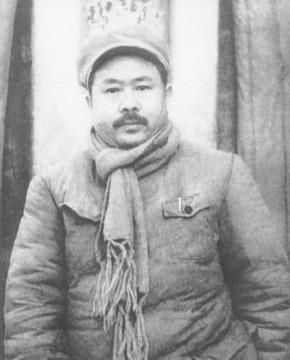 1949年10月1日，开国大典前夕，毛泽东主席做出一个艰难决定：禁止任弼时参加天