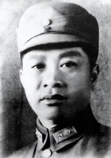1946年，叶挺所乘飞机坠机，失事原因一直是谜，直到2006年，一位普通农村老头