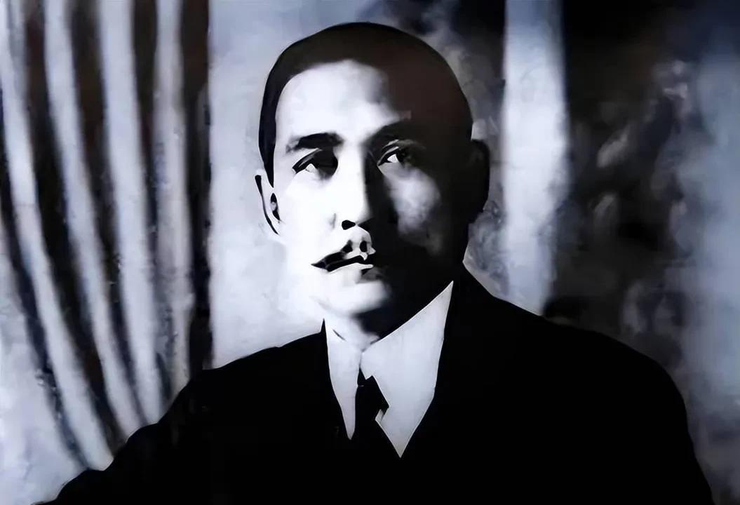 以前看影视，经常看蒋军军官一口一个“党国如何如何”。对于“党国”来说，“国”已