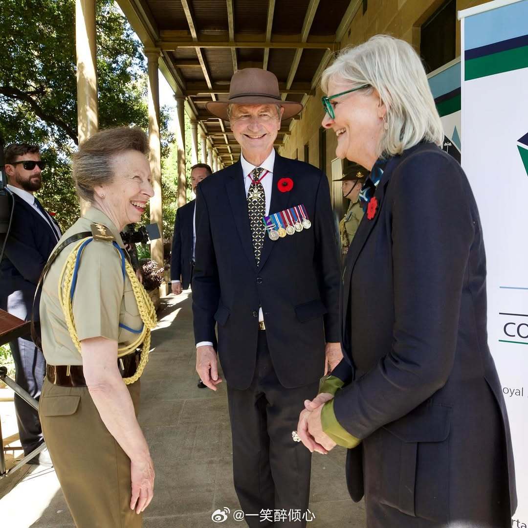 英国王室【补图】2025年11月9日，安妮长公主和蒂莫西劳伦斯爵士在