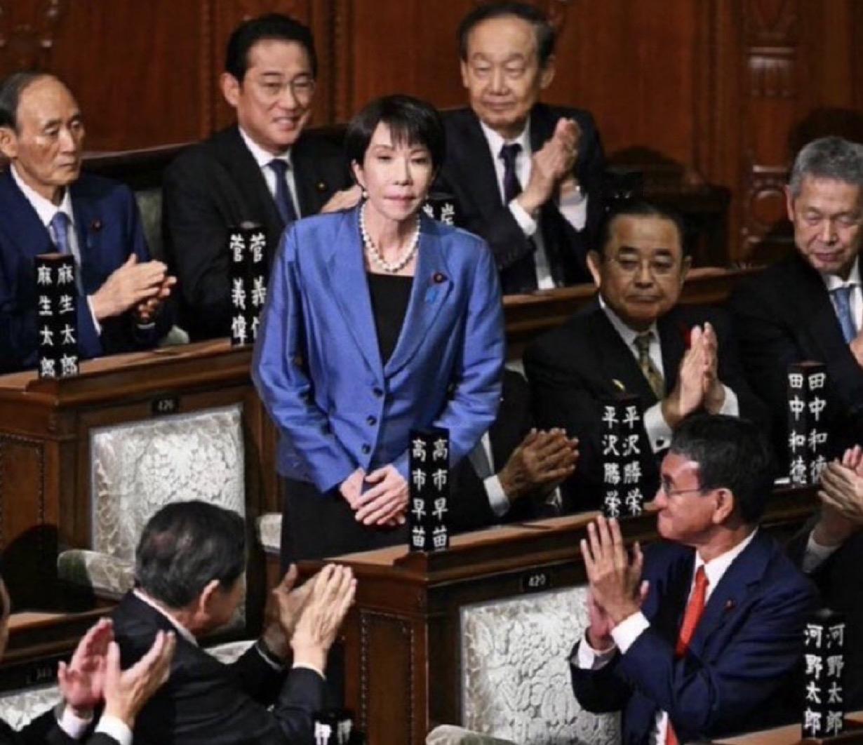 日本首相高市早苗决定放宽该国对武器出口的严格限制。日本政府宣布，此前对出口的