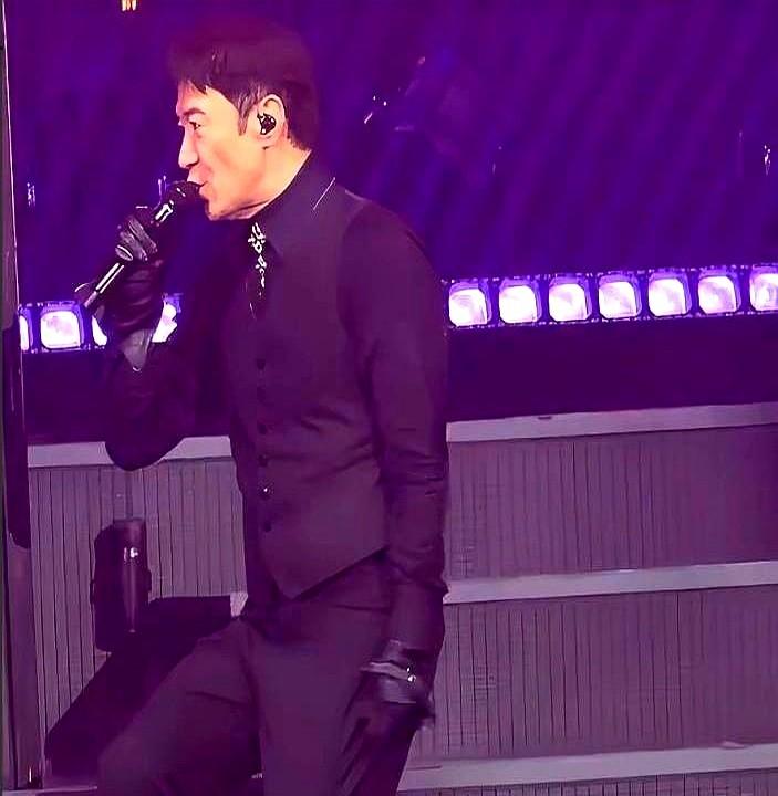 用对方的逻辑打败对方，黎明这一招太绝了。蔡康永当年在节目里挖坑，问黎明是不是