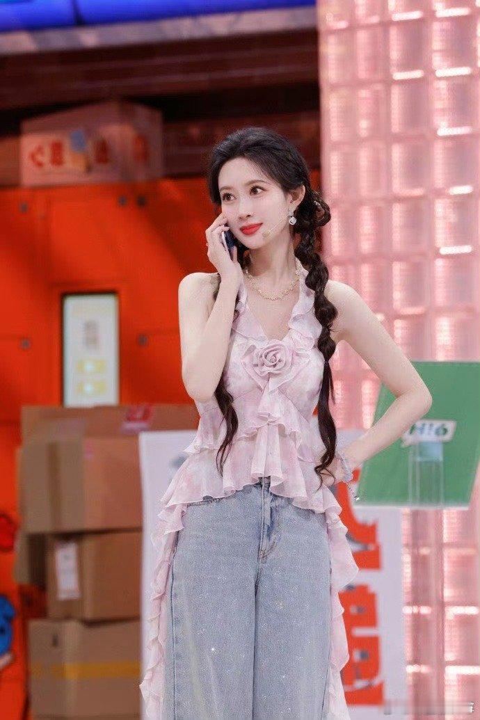 孟子义巧妙化解隐藏任务孟姐别太聪明！李雪琴求助孟子义完成隐藏任务，孟姐表演复刻间