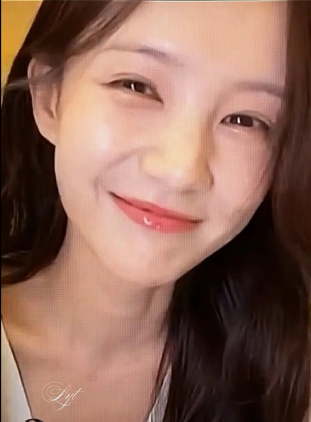李一桐这是在立呆傻人设吗？这妆化了一个小时？