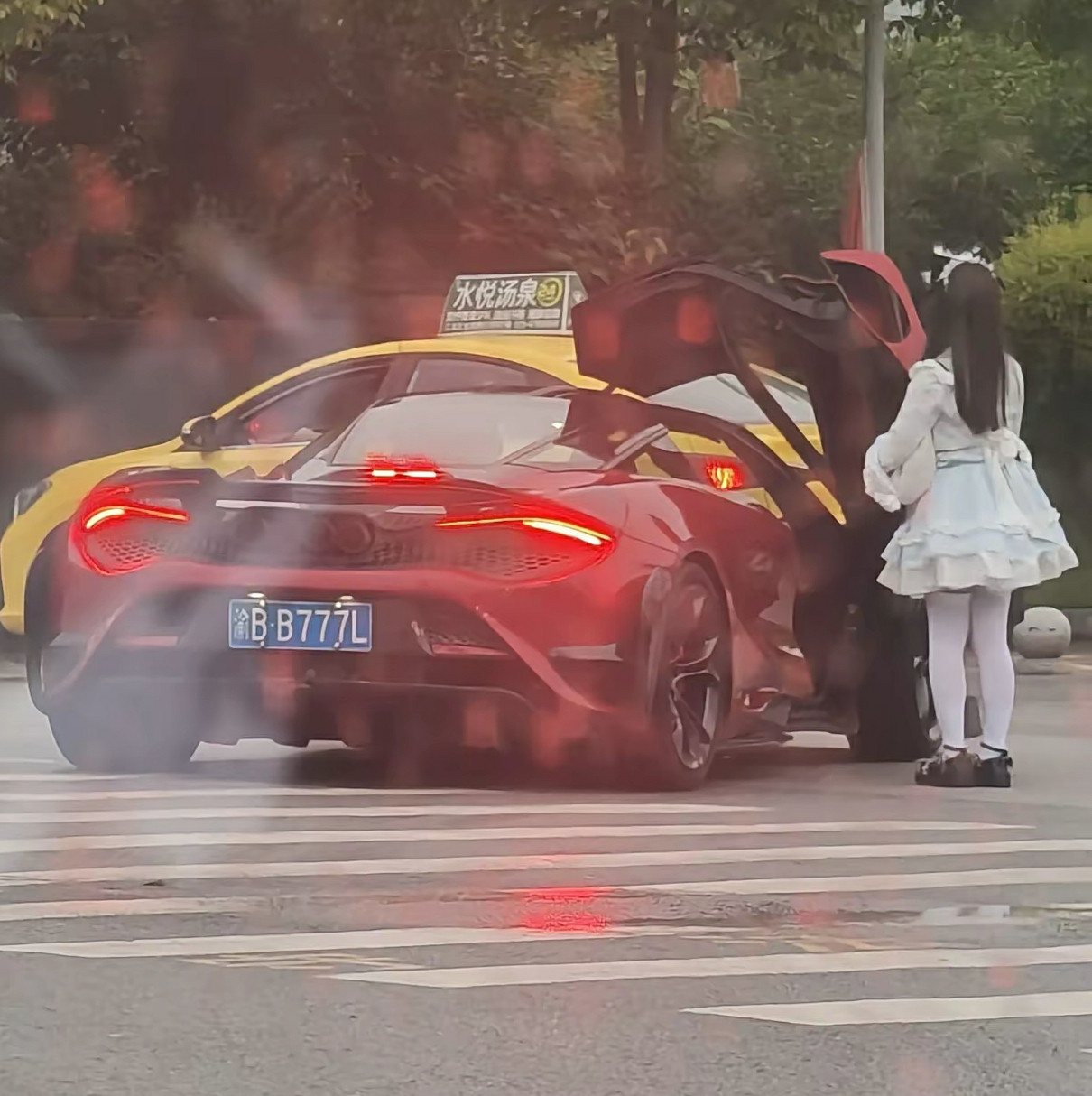 这是什么车？有4个圈，但奥迪没有这款吧？