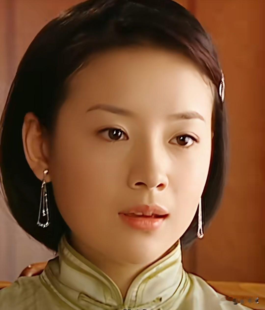同样都妆造短发，董洁和林心如，哪个更入你眼[滑稽笑]