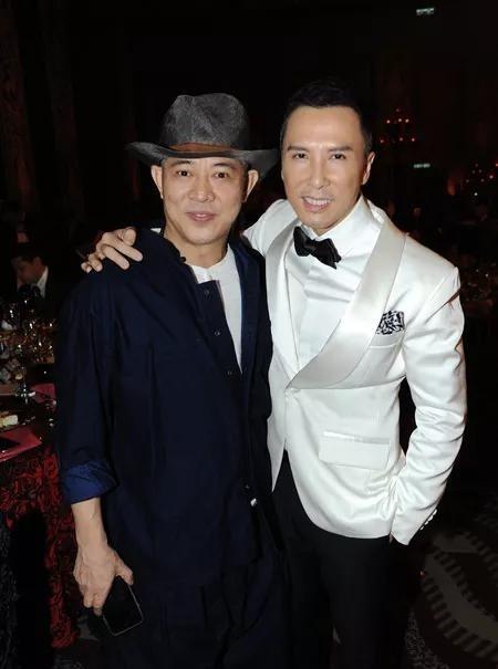 杨澜曾经问甄子丹：“你合作过成龙、李连杰、吴京、洪金宝、于荣光，你觉得谁最能打？