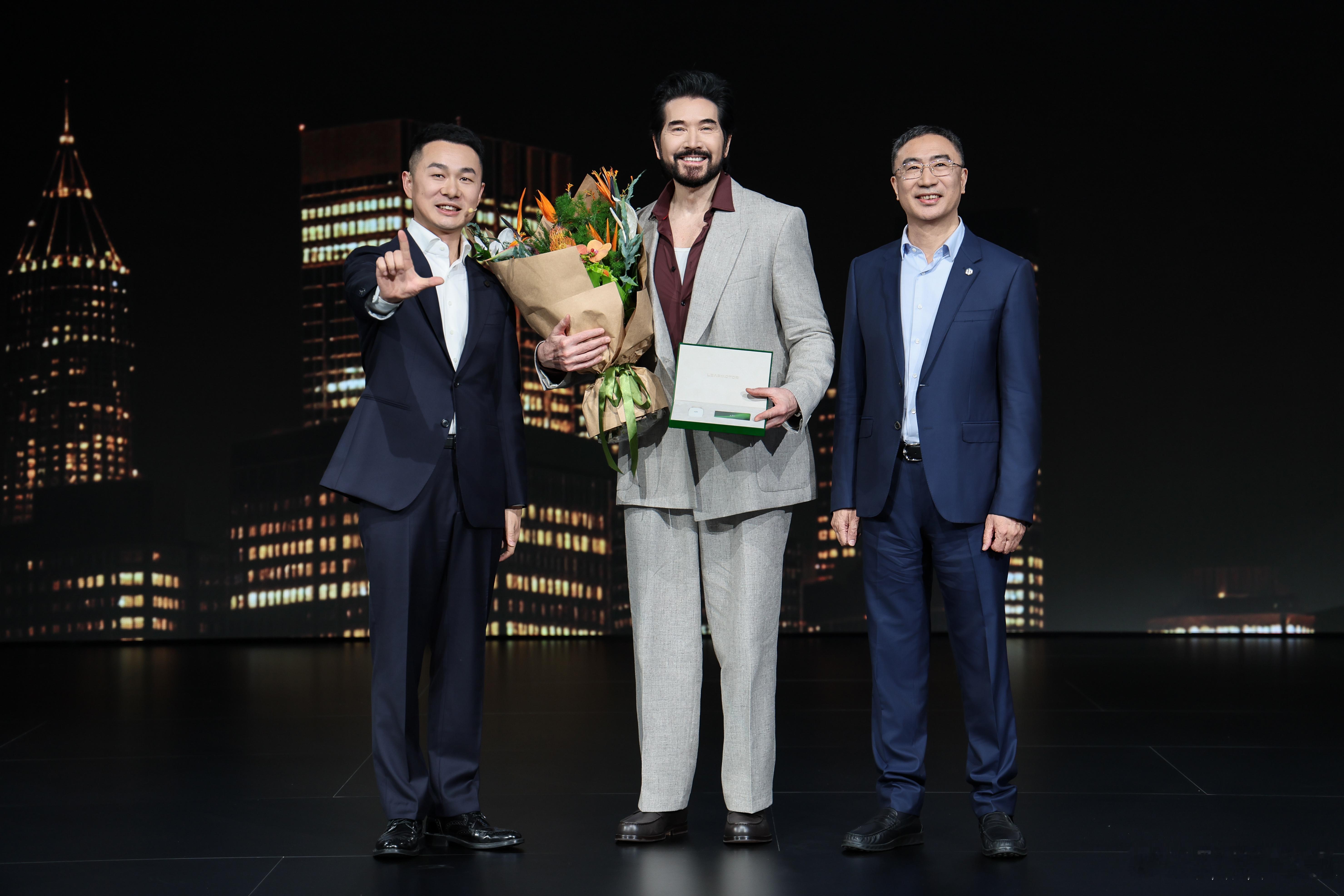 4月16日，零跑旗D19上市，售价21.98-26.98万元，定位科技