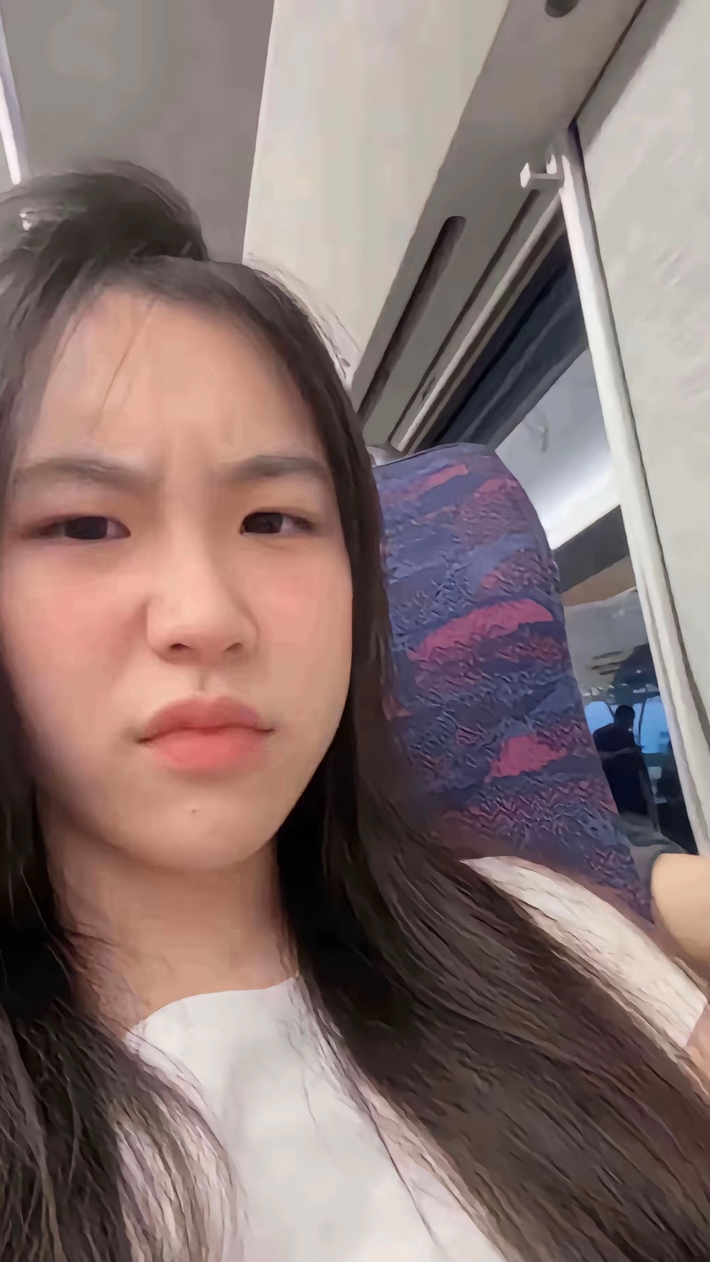 小姐姐：实在是忍不下去啦​​​